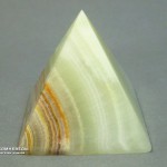 Пирамидка из мраморного оникса, 3,5х3,5 см