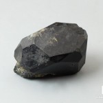 Шпинель черная, кристалл 2-3,5 см