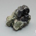 Шпинель черная, кристалл 2,5-6,5 см