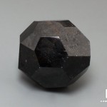Альмандин (гранат), приполированный кристалл 3,6х3,6х3,5 см