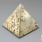 Пирамида из пирита, 6,8х6,8х6,1 см