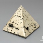 Пирамида из пирита, 5,7х5,7 см