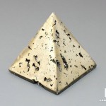 Пирамида из пирита, 4,6х4,6х4,4 см