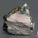 Пектолит с эгирином и лампрофиллитом, 9х8,5х7,6 см
